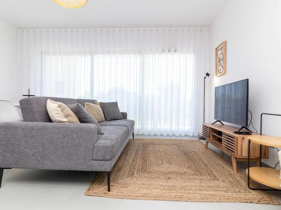 D - Luxurious & Playground & Garage Apartment